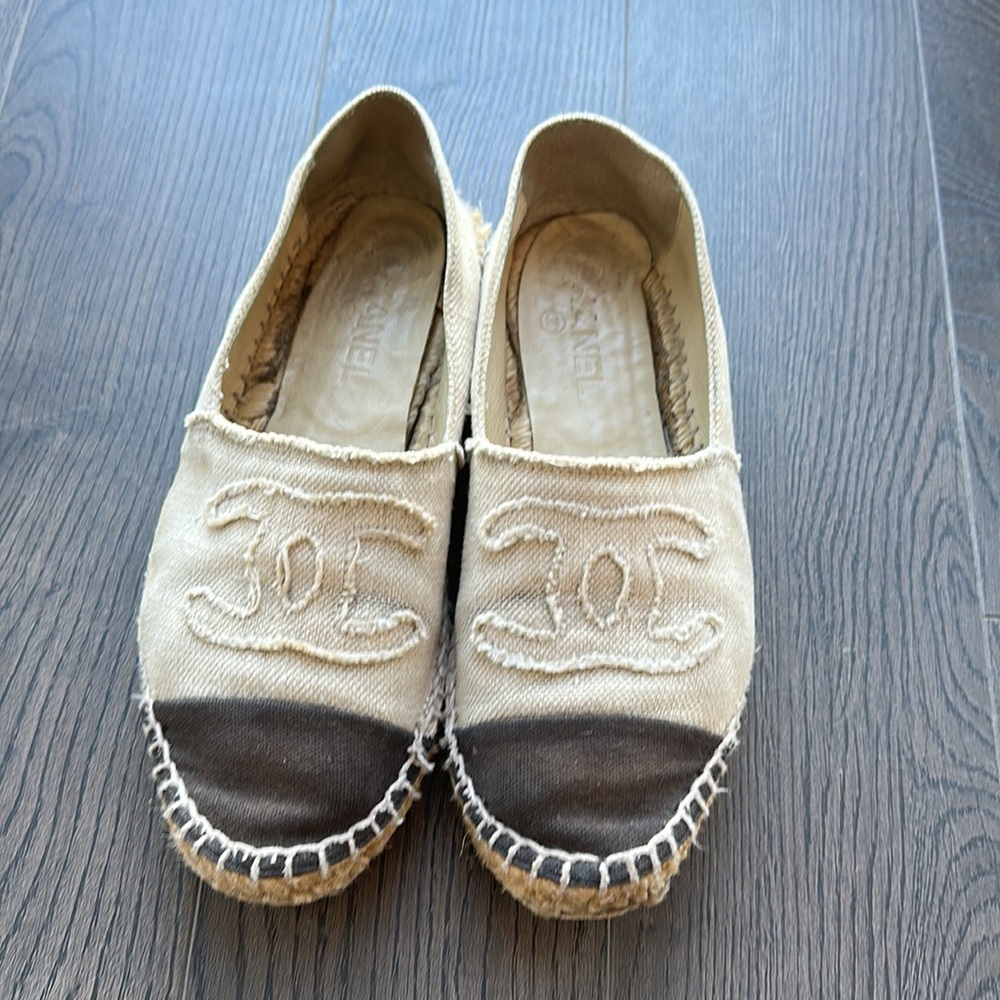 CHANEL Interlocking CC Logo Canvas Espadrilles